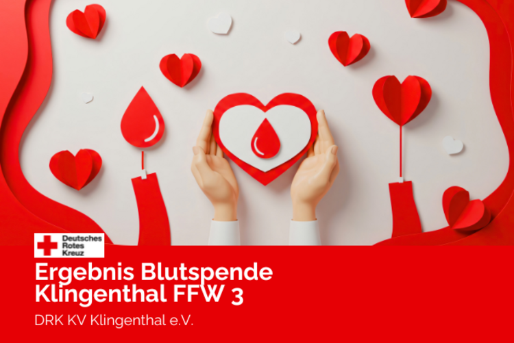 Rote Herzen aus Papier, in der Bildmitte halten Hände ein Herz