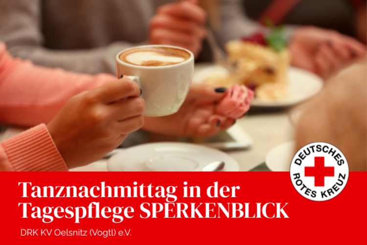 Kaffeetassen, Kaffee und Kuchen